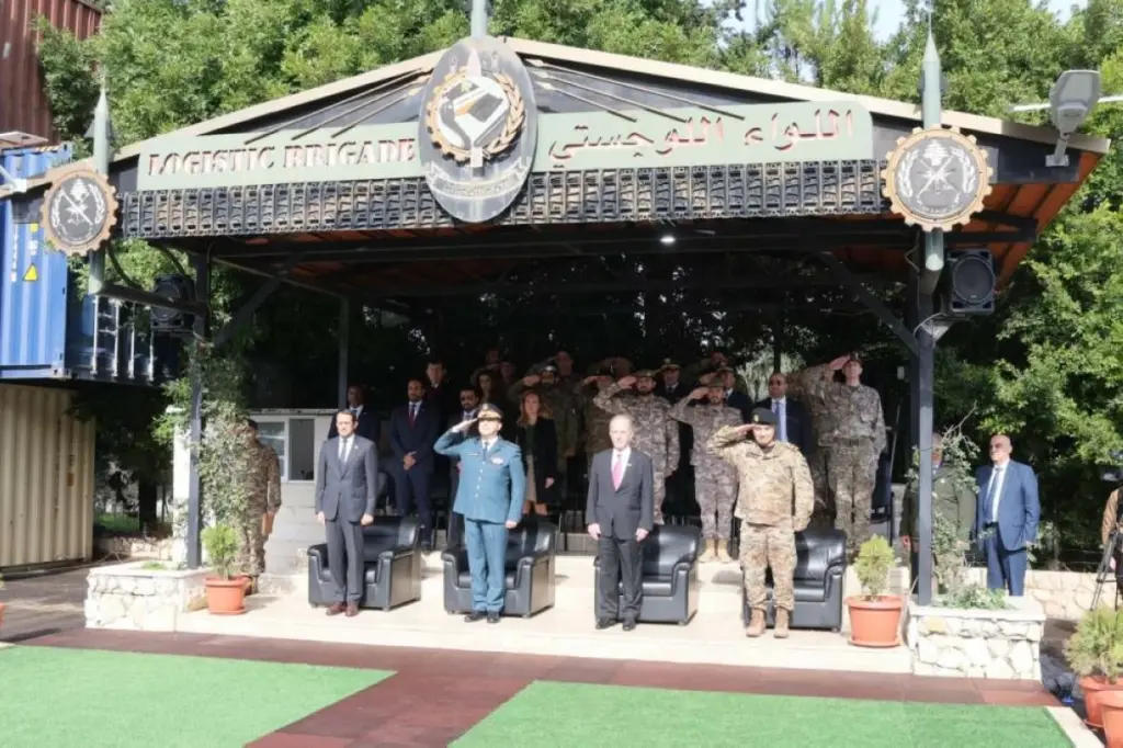 الجيش اللبناني يتسلم الدفعة الأولى من الهبة القطرية