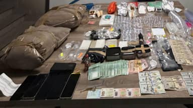 الجيش يوقف مواطنَين لارتكابهما جرائم مختلفة الجيش يوقف مواطنَين لارتكابهما جرائم مختلفة