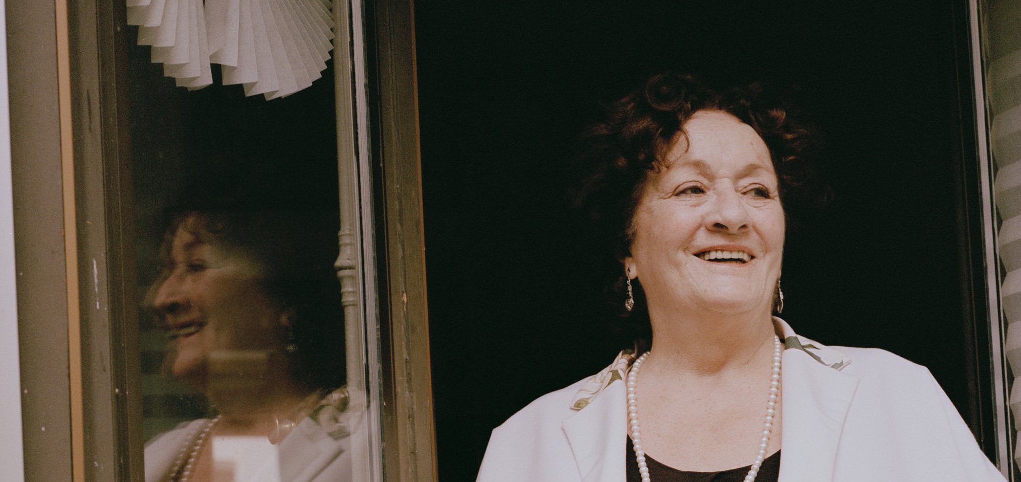 كانت إدنا بوليتي أول إسرائيلية تصور فيلماً وثائقياً عن اللاجئين الفلسطينيين (For the Palestinians، 1974). بعد ذلك، ركزت على الموسيقى والملحنين في القرن العشرين.