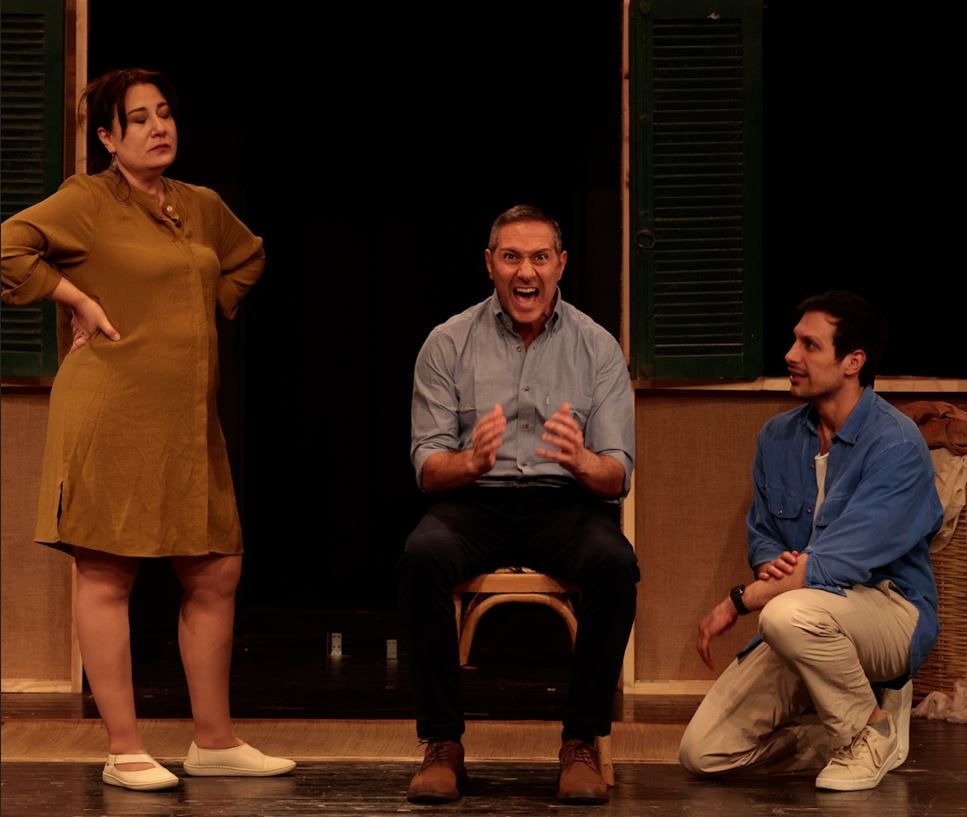 طوني أَبو جودة بين مايا يمين وسامر حنا