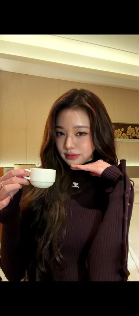 Wonyoung اليوم على Berriz لايف