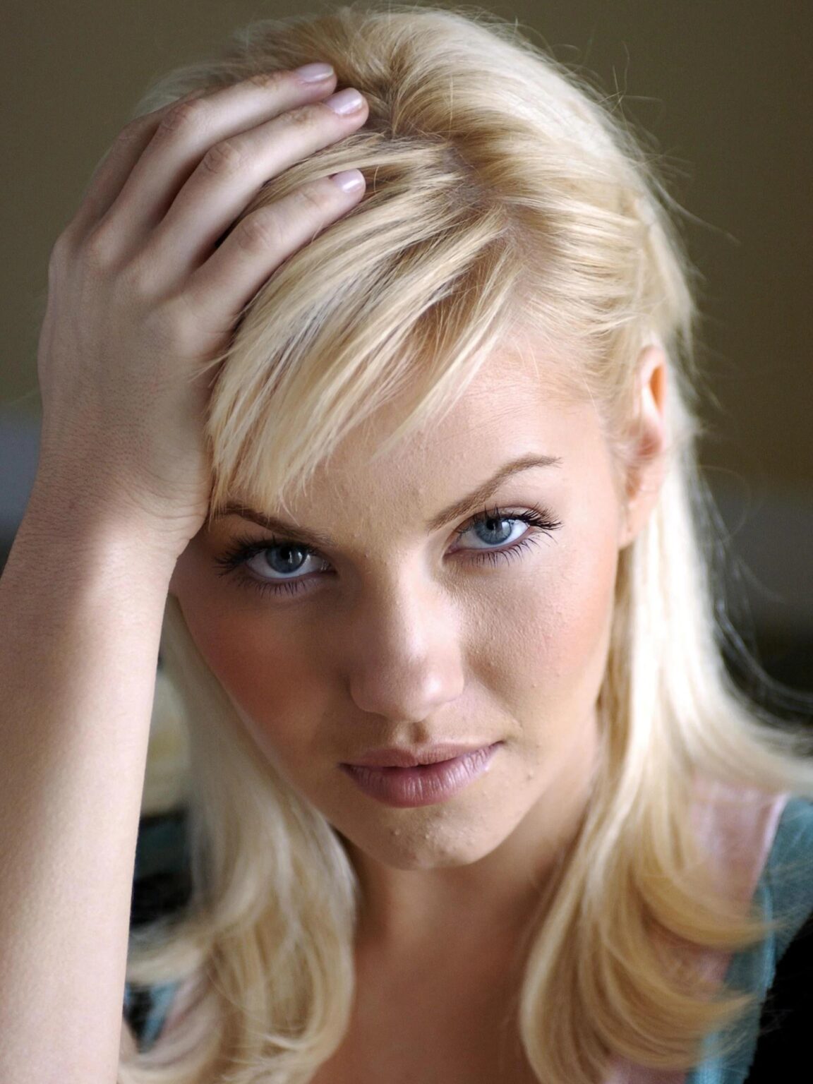 Elisha Cuthbert Elisha Cuthbert