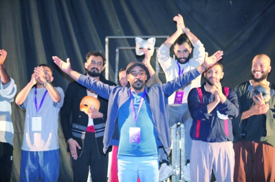 "وجوم".. أقنعة تلبسها الوجوه والقلوب وتنزعها نفس أخرى في ذات الجسد !