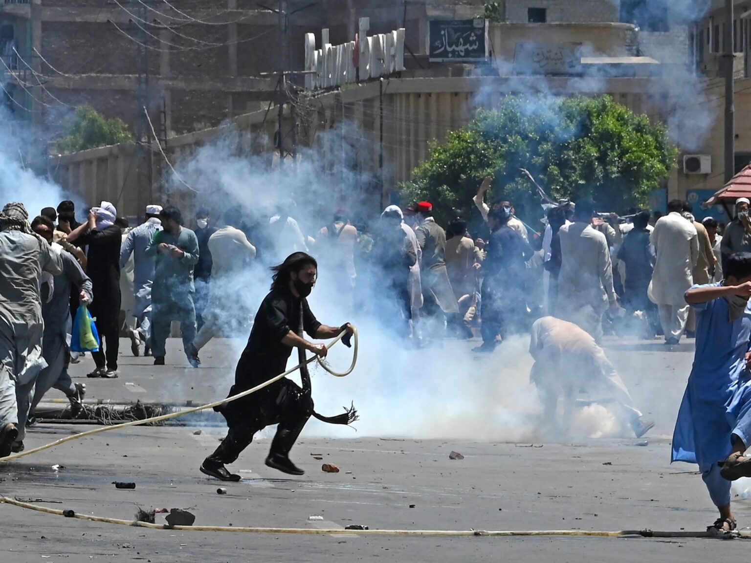 السجن المؤبد لصحفيين في قضية احتجاجات مؤيدة لعمران خان | أخبار