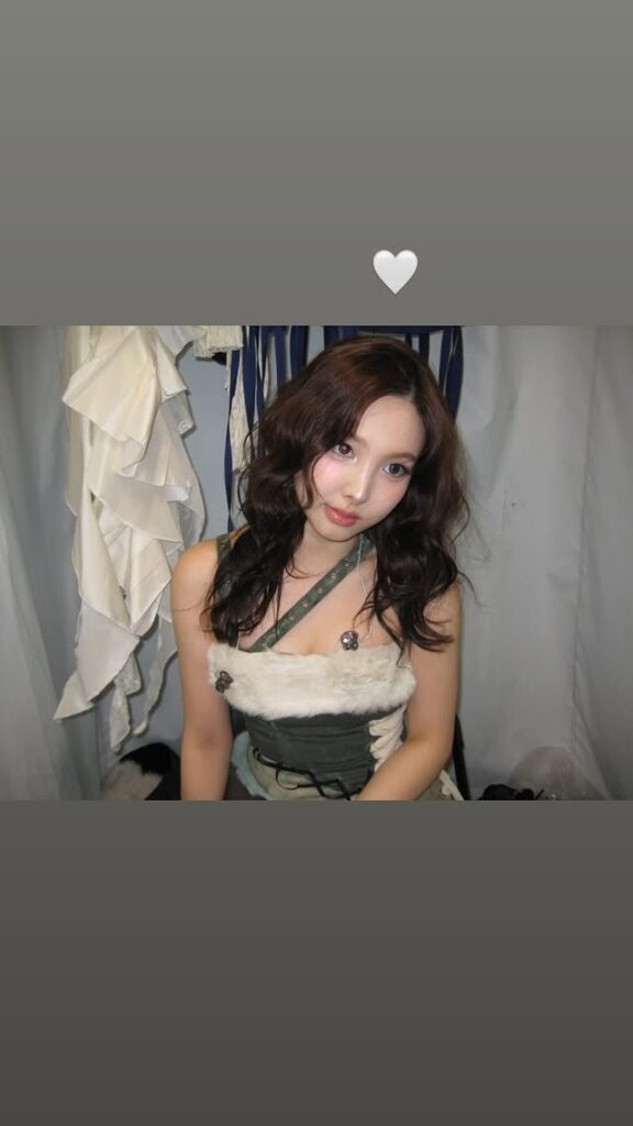 260114 تحديث قصة Nayeon على الانستقرام - صورة إضافية لـ Seattle Backstage تم التقاطها بواسطة Jeongyeon