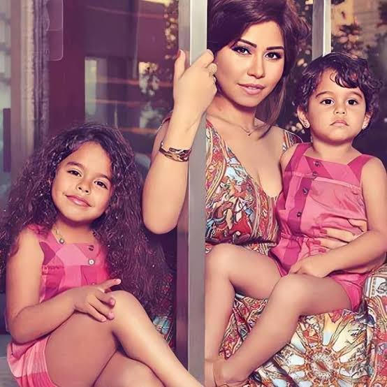 شيرين عبدالوهاب وبناتها