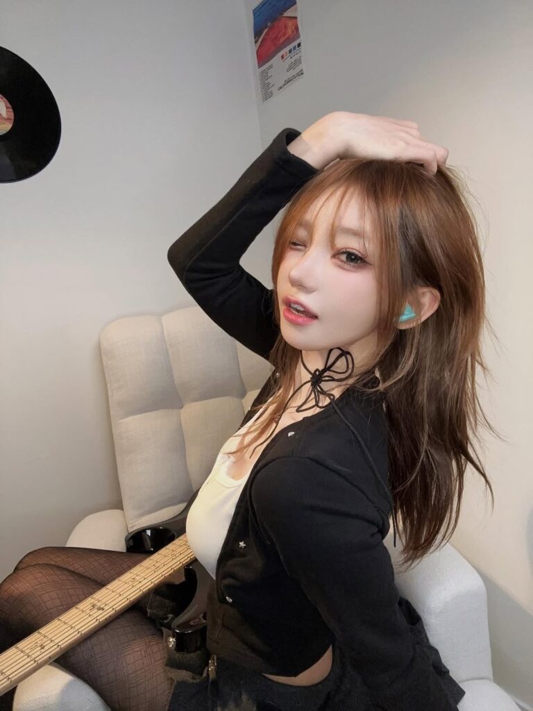 QWER أرجواني QWER أرجواني