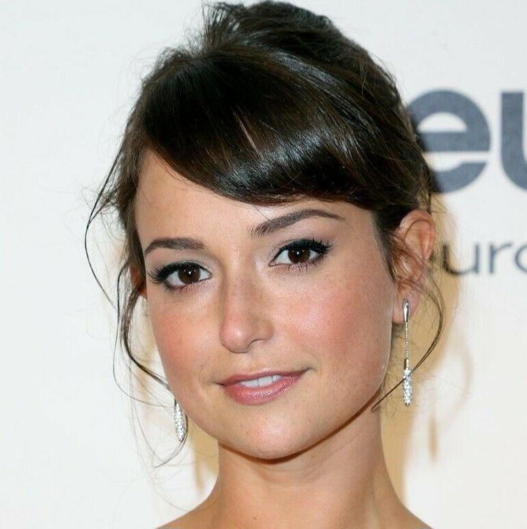 Milana Vayntrub Milana Vayntrub