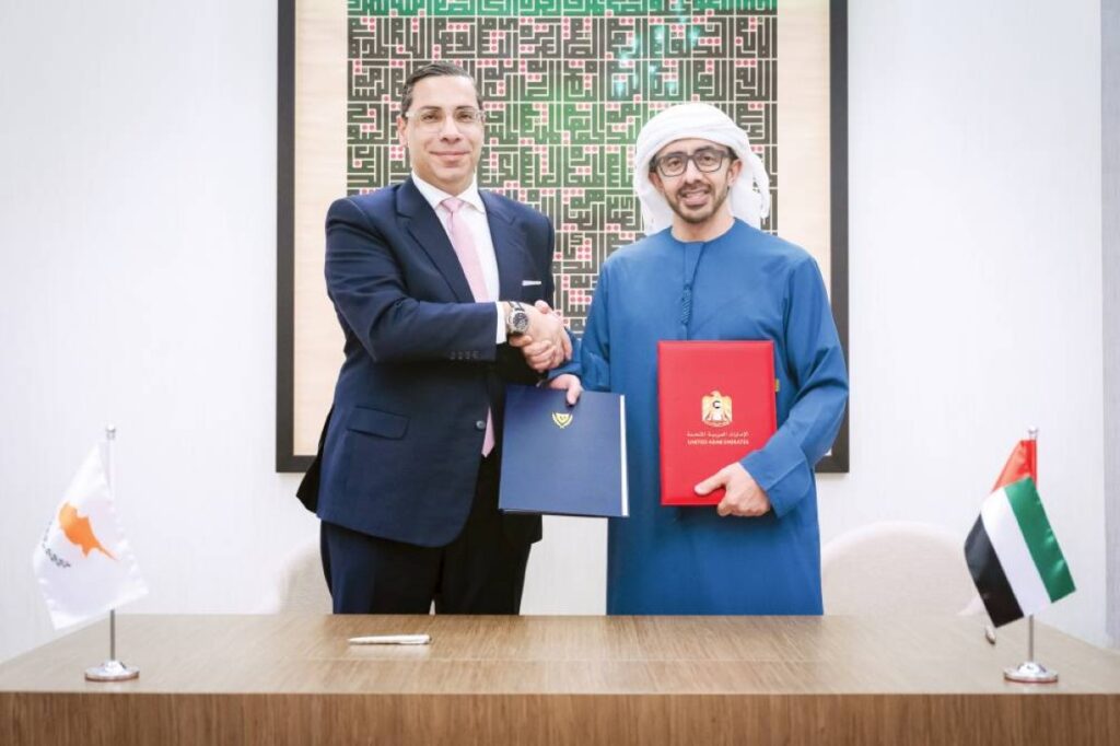 عبدالله بن زايد يوقع ووزير خارجية قبرص مذكرة شراكة استراتيجية في مجال الطاقة عبدالله بن زايد يوقع ووزير خارجية قبرص مذكرة شراكة استراتيجية في مجال الطاقة
