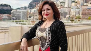 إلهام شاهين ترحب بماجدة الرومي قبل حفلها في دار الأوبرا المصرية إلهام شاهين ترحب بماجدة الرومي قبل حفلها في دار الأوبرا المصرية