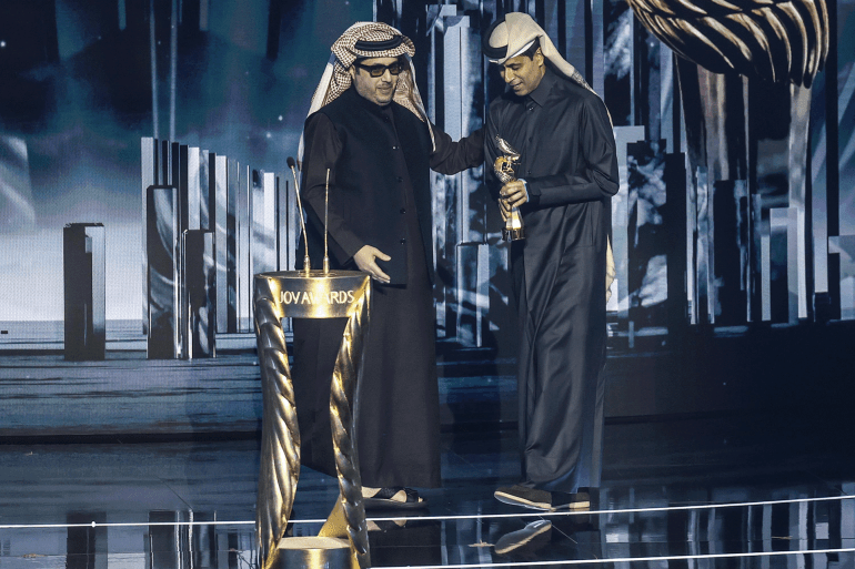 المصدر: حساب تركي آل الشيخ على إكس تكريم أخوي الغالي ناصر الخليفي في حفل جوائز #جوي_اووردز 2026 بجائزة صناع الترفيه الماسية