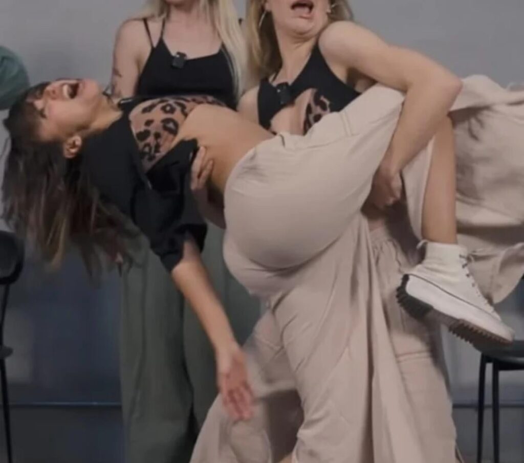 Hilal Yelekçi (Manifest)