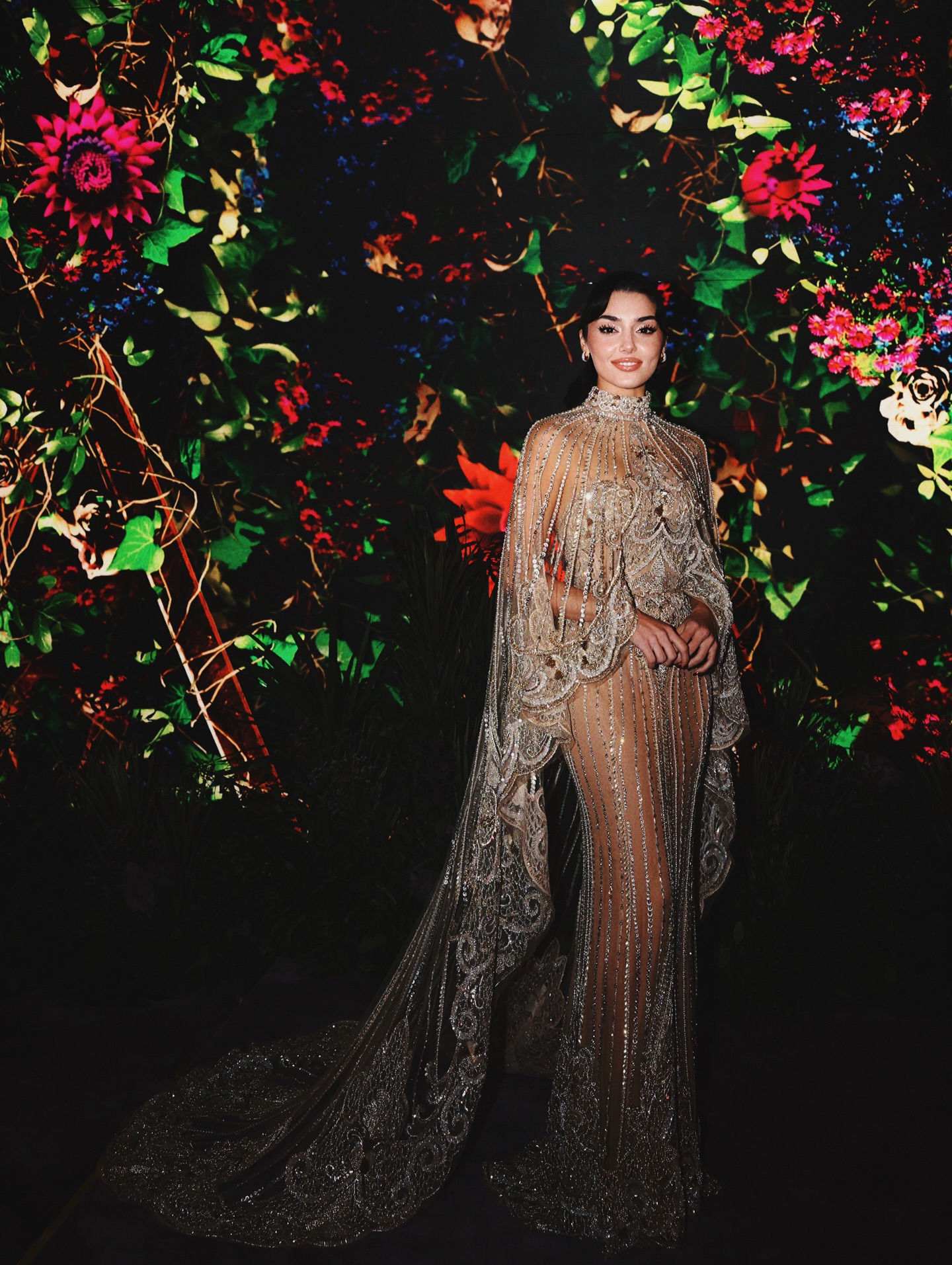 هاندا إرتشيل بتصميم إيلي صعب ( تصوير راني فوّاز)