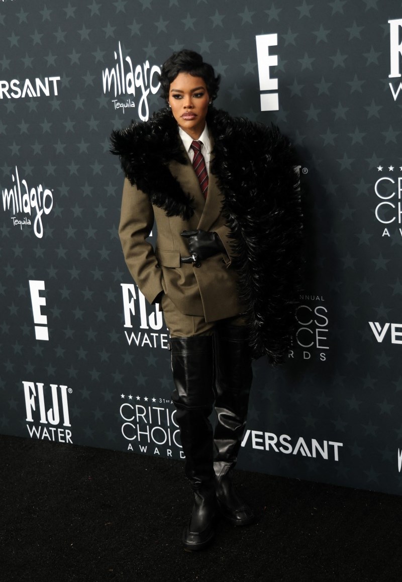 أجمل إطلالات النجمات في حفل «جوائز اختيار النقاد 2026»