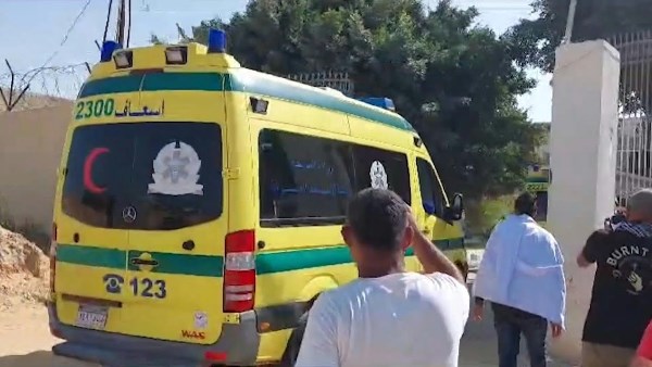 سقوط طفل من الطابق الثالث بمدرسة في أسيوط| وزوج خالة الطفل: الحالة مستقرة والمدرسة تصرفت بشكل سليم