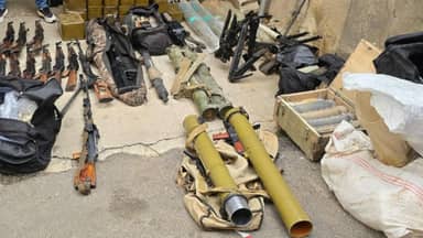 ضبط مستودع لتصنيع مواد مخدّرة.. وكمية كبيرة من الأسلحة