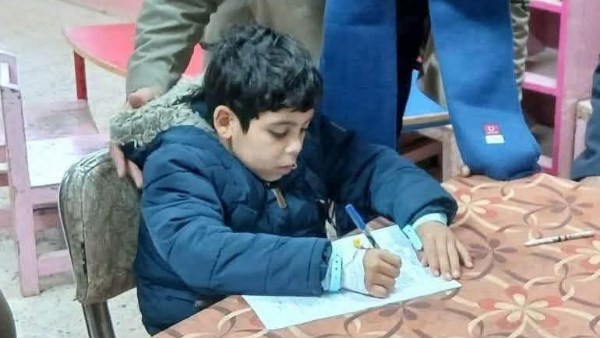 كاميرا المراقبة كشفت الحقيقة.. تفاصيل جديدة في سقوط تلميذ داخل مدرسة بأسيوط| صور