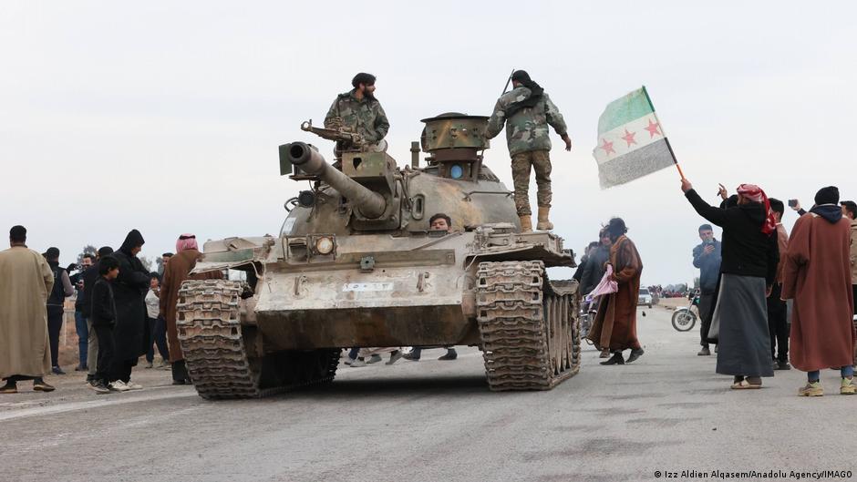 الجيش السوري يتقدم في غرب وجنوب الفرات