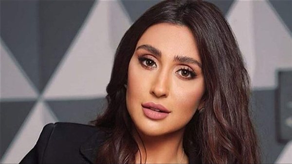 جيسي عبدو تجمع بين الأناقة والجرأة في إطلالتها الأخيرة