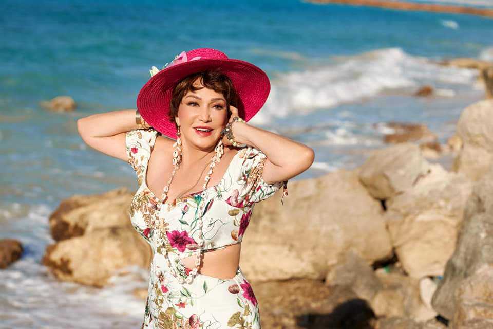 لبلبة توجه رسالة مؤثرة لجمهورها: بحبكم وعايشة بيكوا