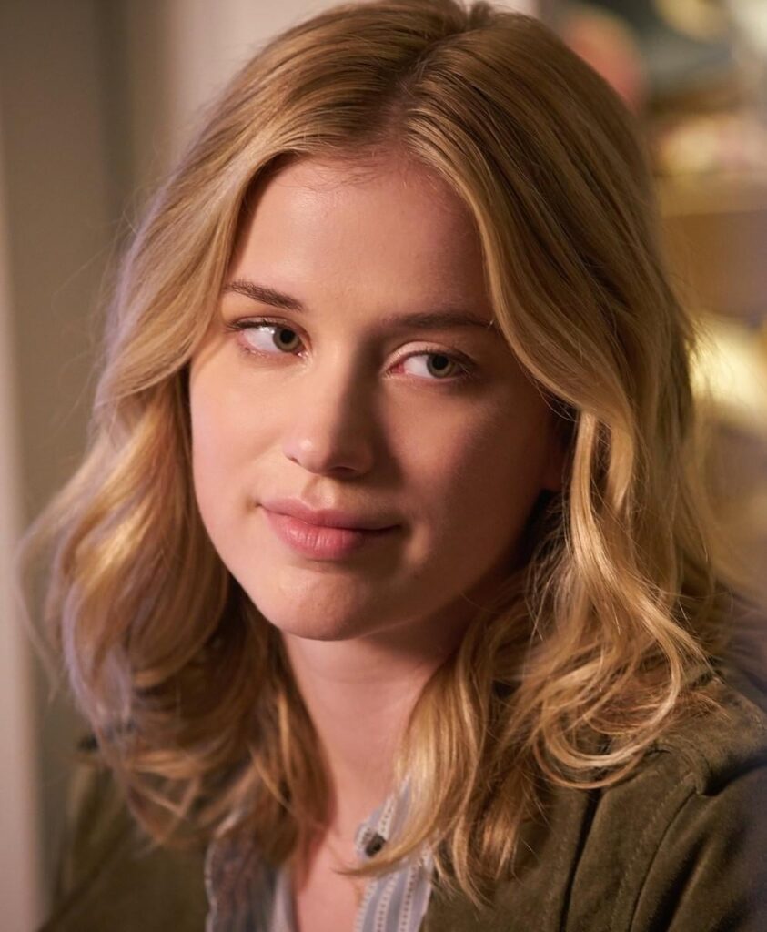 Elizabeth Lail Elizabeth Lail