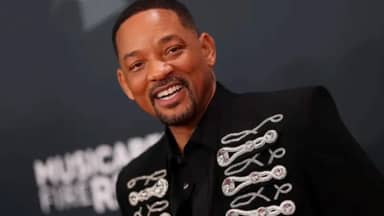 ويل سميث يرقص على أغنية مكسّرات لأحمد سعد