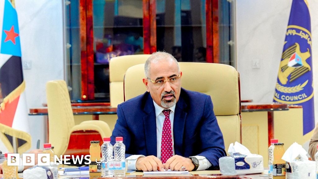 المجلس الانتقالي الجنوبي باليمن يقول إن رئيسه "يواصل مهامه من عدن"، ويعلن فقدان الاتصال مع وفده في السعودية