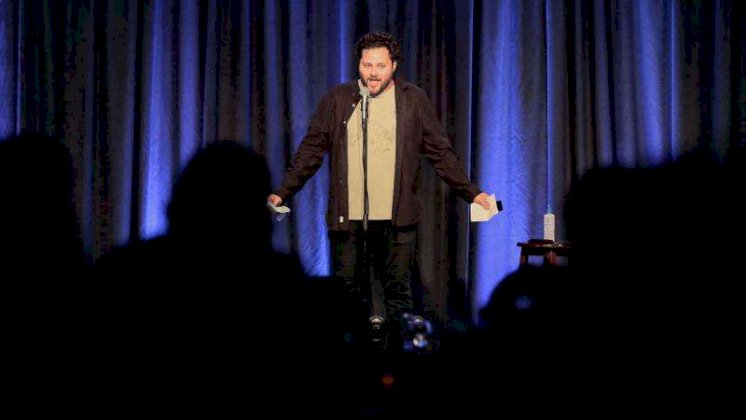 كيف تحولت الكوميديا في لبنان إلى ساحة صراع سياسي وديني؟ كيف تحولت الكوميديا في لبنان إلى ساحة صراع سياسي وديني؟