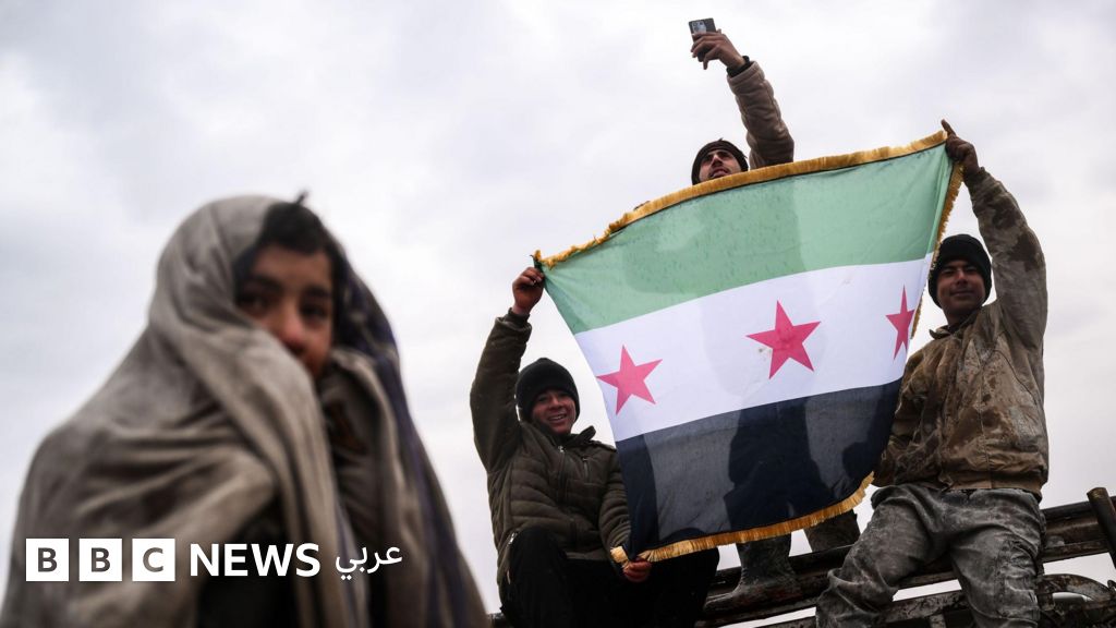 دير الزور: الجيش السوري يسيطر على أكبر حقل نفطي في البلاد، ويتهم قسد بـ"تفجير جسرين رئيسين على نهر الفرات"