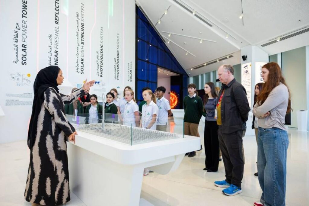 كهرباء دبي” تنثر عطر ثقافة الاستدامة و”الأمل وسط أزمة المناخ "كهرباء دبي" تنثر عطر ثقافة الاستدامة و"الأمل وسط أزمة المناخ"