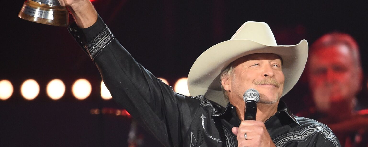 في مثل هذا اليوم من عام 2002، أصدر آلان جاكسون تحية مؤثرة لوالده الراحل، والتي أصبحت الأغنية رقم 1 لعدة أسابيع.