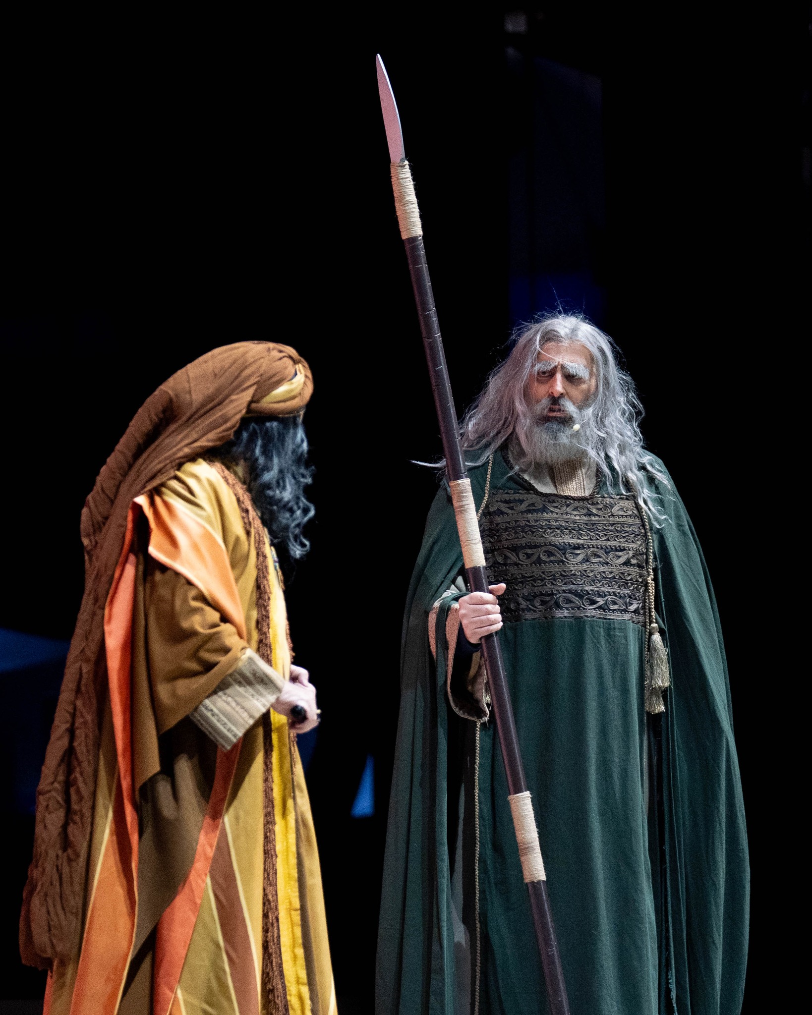 باسم ياخور في مسرحية الزير سالم في الشارقة (الحساب الرسمي لمسرح المجاز)