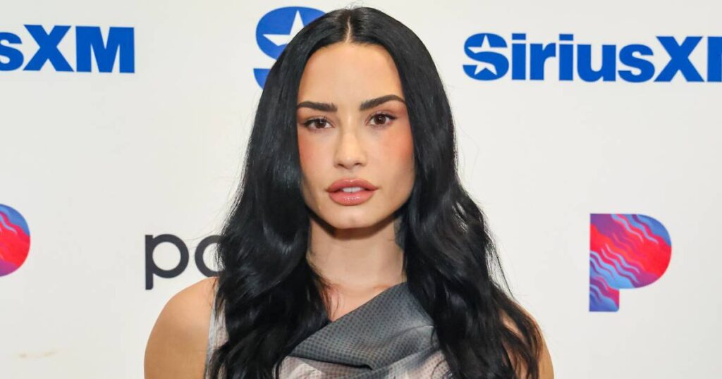 ديمي لوفاتو تكشف النصيحة التي قدمتها لطاقم فيلم ديزني Camp Rock 3