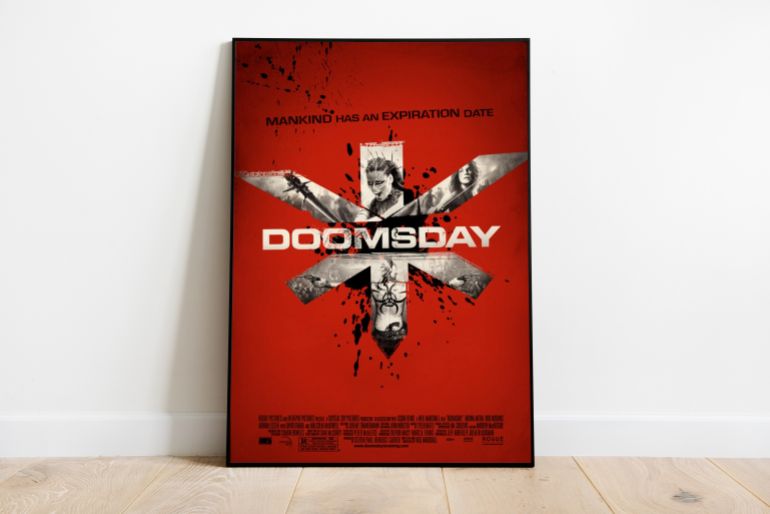 فيلم "يوم القيامة" (Doomsday) هو فيلم خيال علمي وأكشن صدر عام 2008، من إخراج نيل مارشال (الجزيرة)