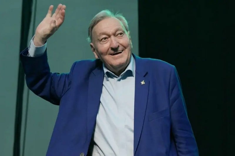 وفاة الكاتب إريك فون دانكن عن عمر ناهز 90 عاما