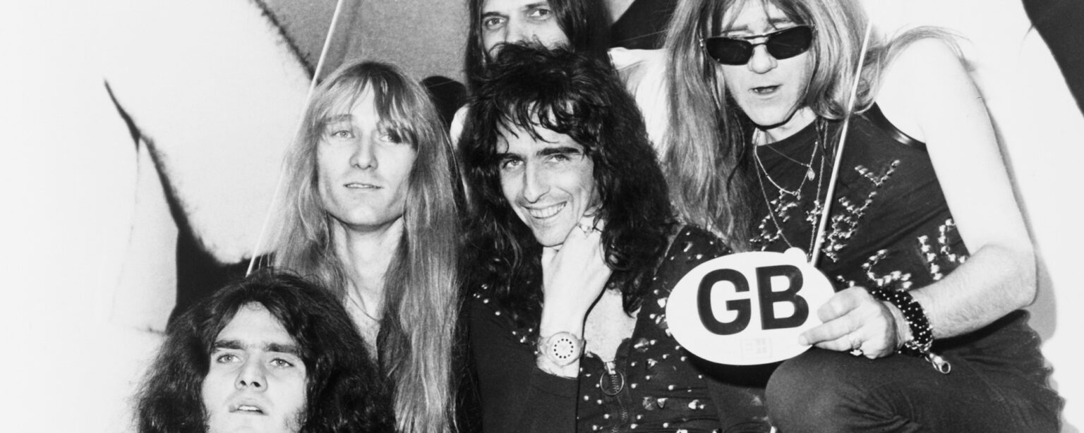 4 أغانٍ جذبت المراهقين أكثر من البالغين في أوائل السبعينيات 4 أغانٍ جذبت المراهقين أكثر من البالغين في أوائل السبعينيات