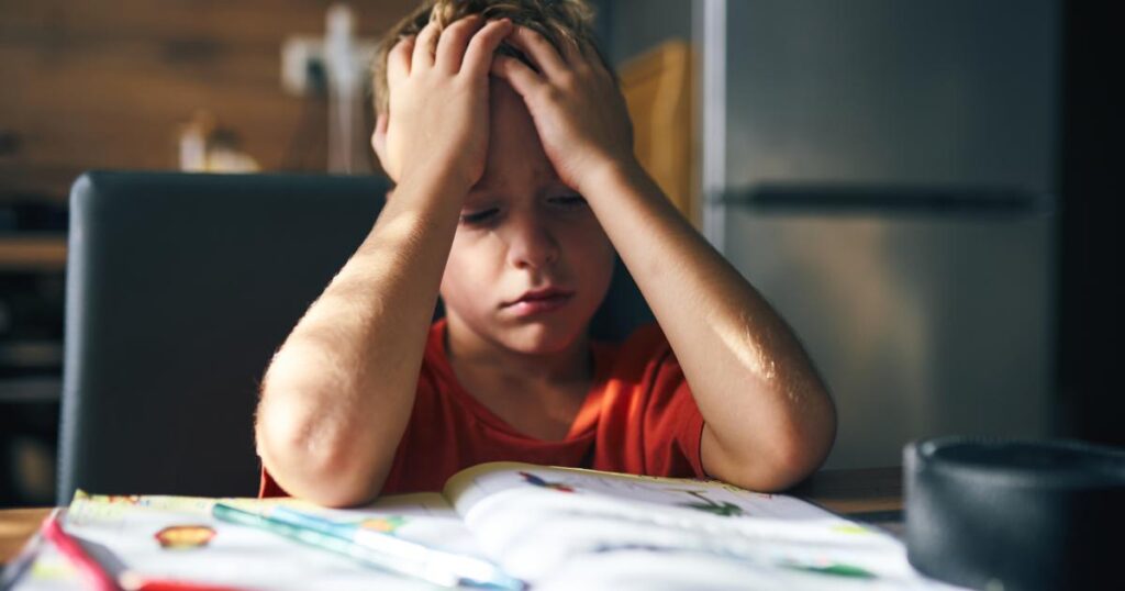 بينهم سلمى حايك وبيلي ثورنتون.. مشاهير لم يمنعهم عسر القراءة من النجاح