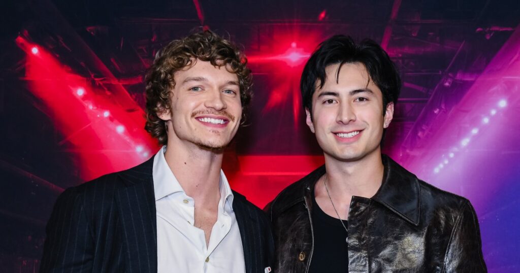 يدافع هدسون ويليامز من Hot Rivalry عن والده لكنه يدعي أنه كان غير مسؤول