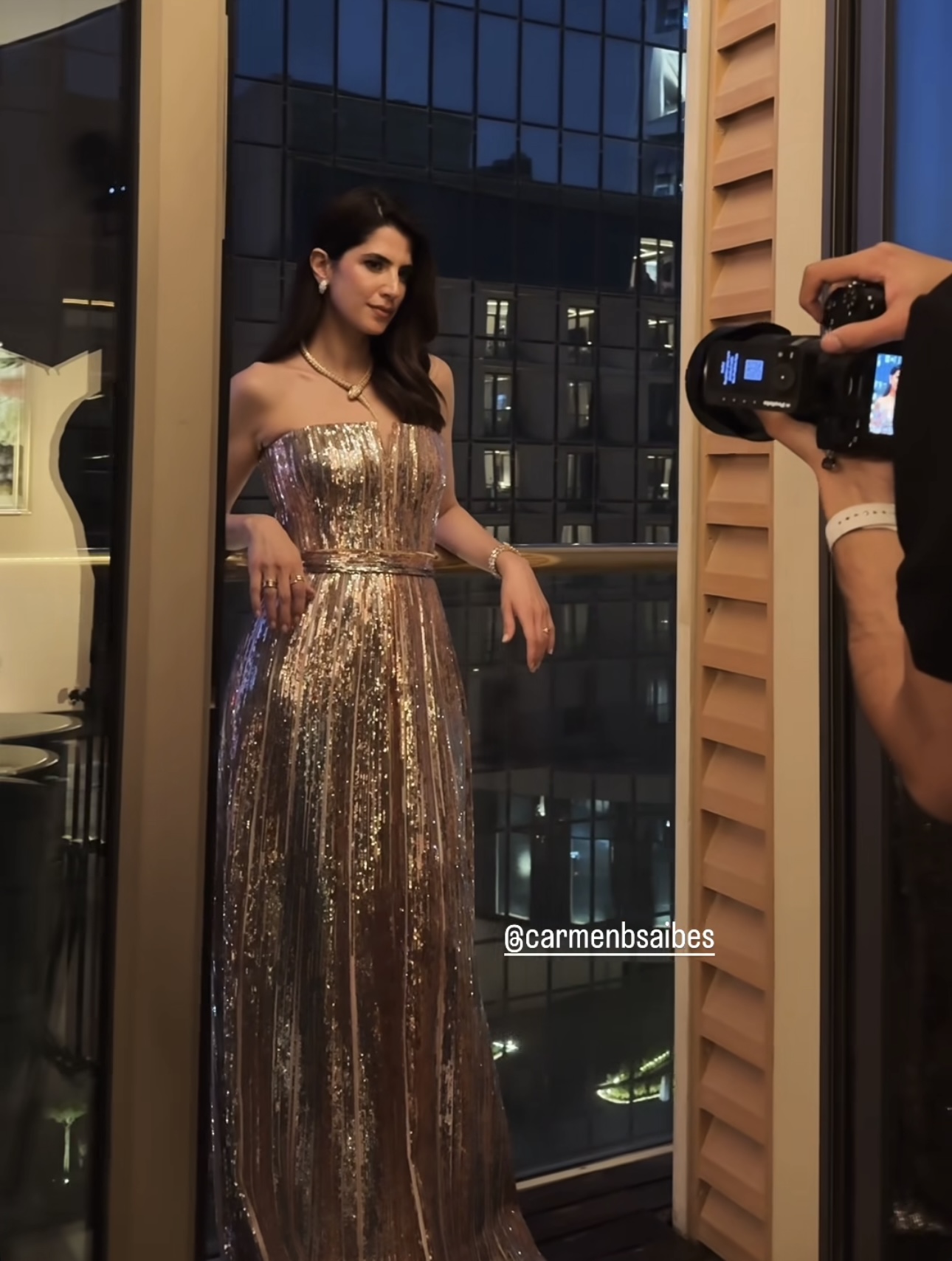 كارمن بصيبص بتصميم إيلي صعب (تصوير عبد الرحمن)