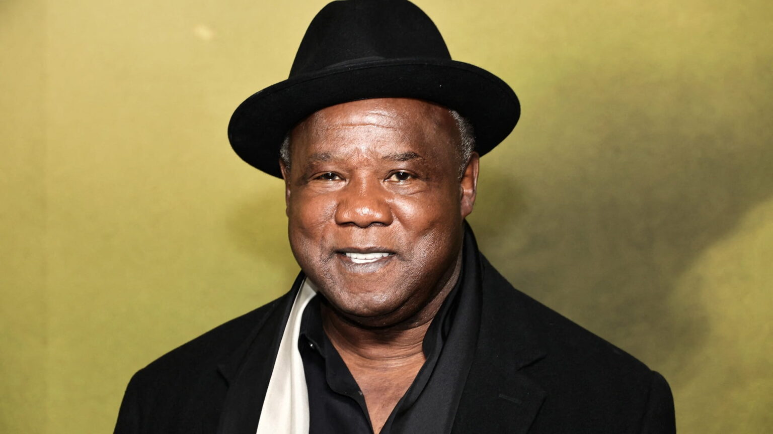 الموت يفجع الساحة الفنية بوفاة الممثل أيزيا ويتلوك جونيور