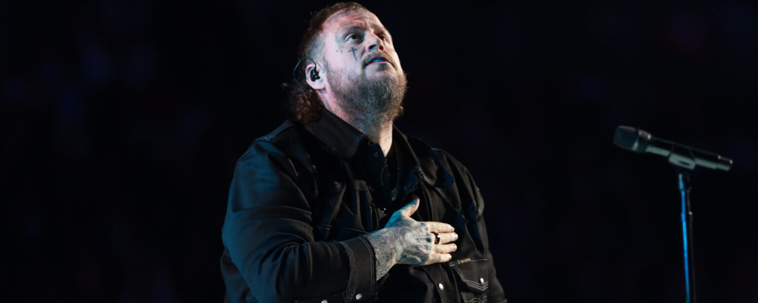 جعلت جيلي رول تبكي على أداء “Star Search” من خلال أداء “Hard Fight Hallelujah”. جعلت جيلي رول تبكي على أداء “Star Search” من خلال أداء “Hard Fight Hallelujah”.