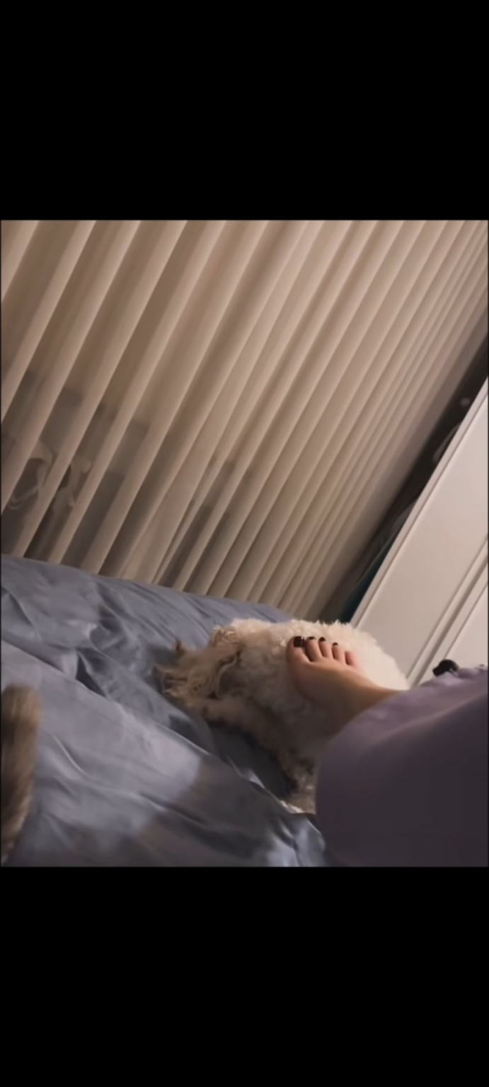 Eda Eryurt ayakları