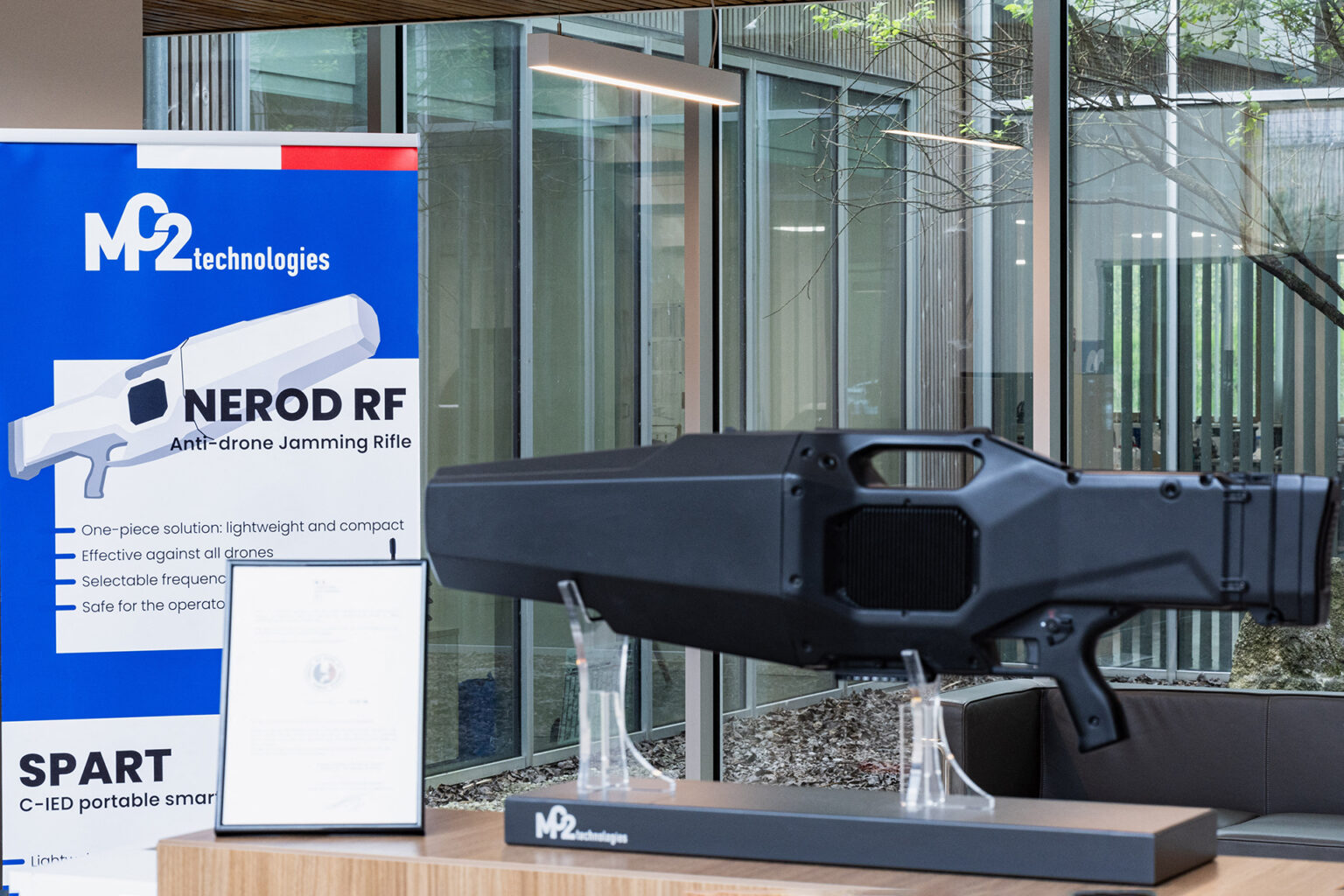 ما السلاح الذي أشهرته اليونيفيل ضد مسيرات إسرائيلية؟ | أخبار