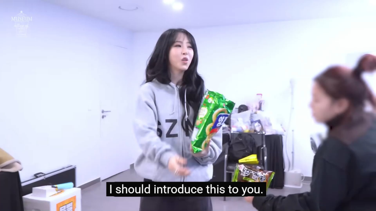 260115 مونبيول من MAMAMOO تشكر وينتر على إرسال باقة زهور لها لدعم جولتها الموسيقية