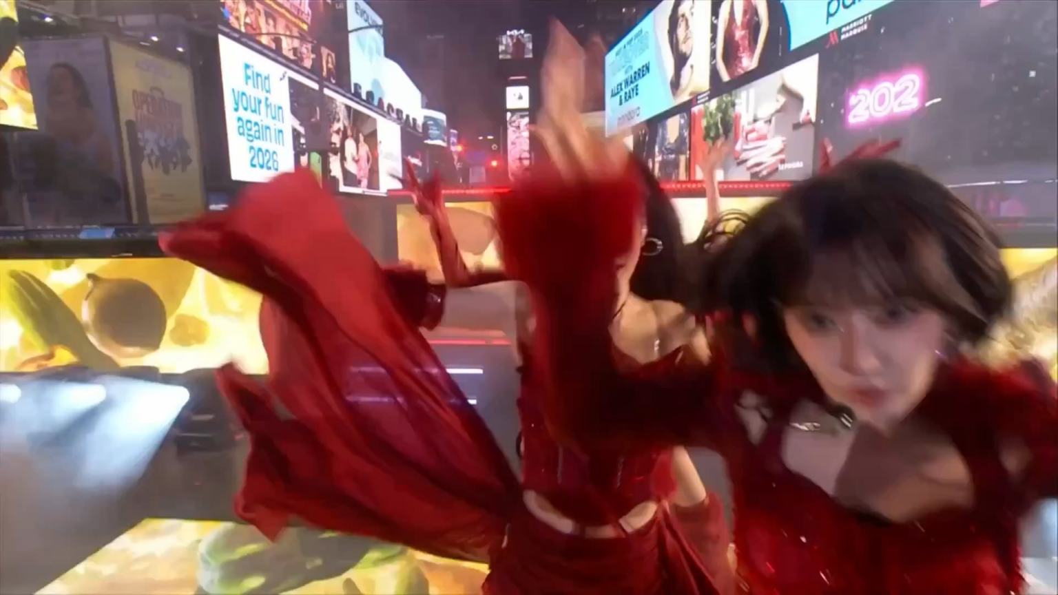 260101 تحديث تويتر لـ Rockin' Eve لرأس السنة الجديدة مع LE SSERAFIM (2) - SPAGHETTI + CRAZY (مقطع مميز)