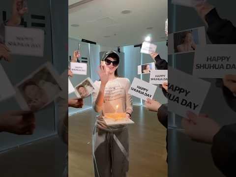 260106 من أنا ~؟ 🎤 نعم شوهوا !!! 💗😎