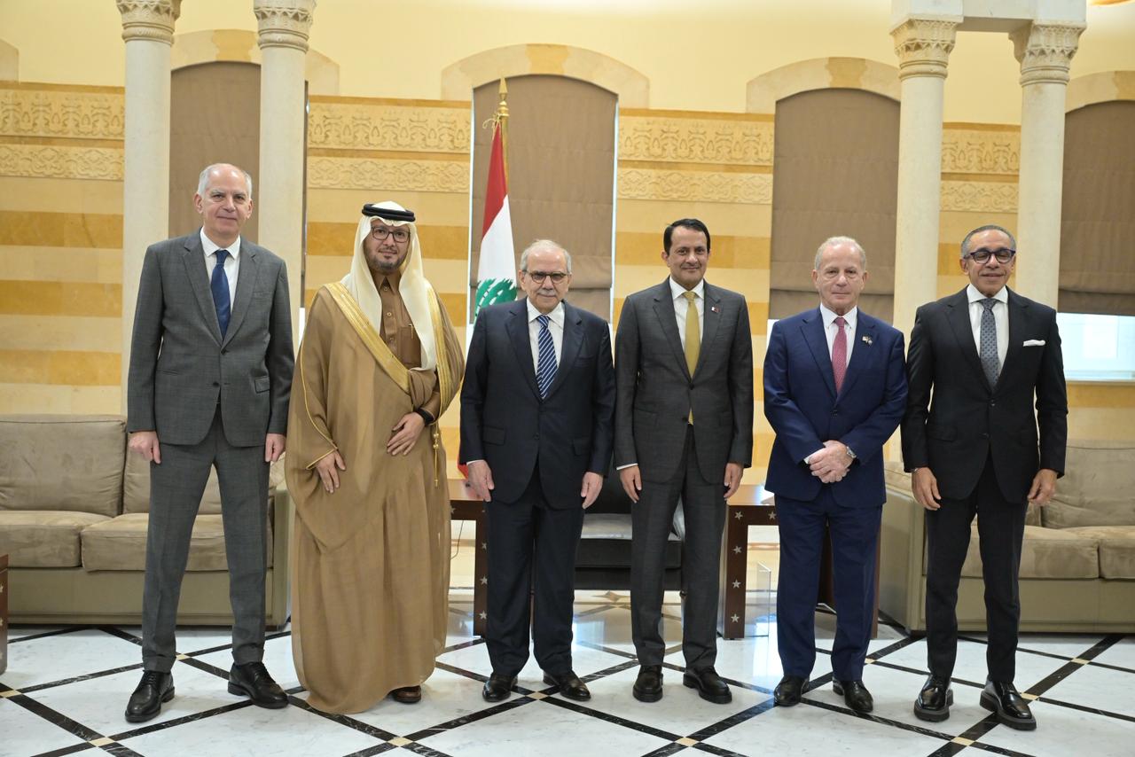 سلام يلتقي سفراء اللجنة الخماسية. (نبيل إسماعيل)