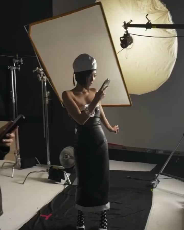 260105 تحديث انستقرام لمجلة V مع جيني