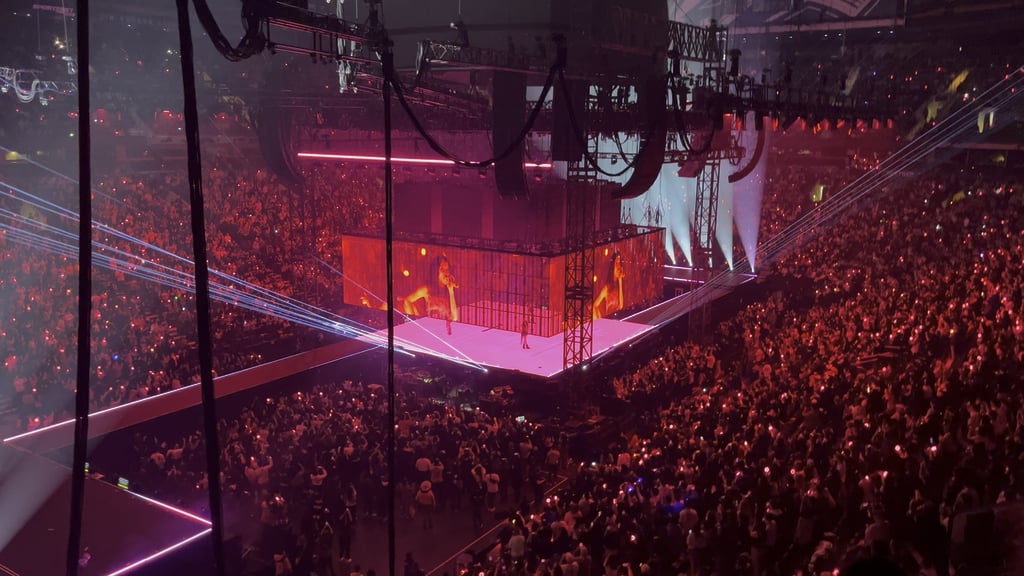 تمت إضافة أغنية "Takedown" من الموسيقى التصويرية لـ KPDH إلى قائمة أغاني TWICE  WORLD TOUR PART 2 2026!