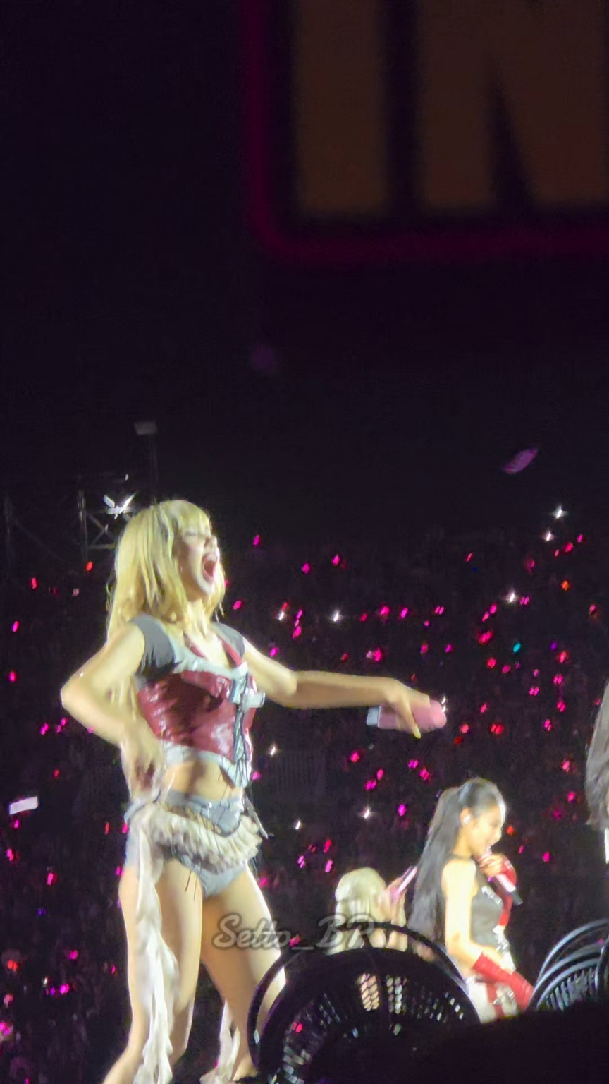 250723 ليزا - الشباب إلى الأبد